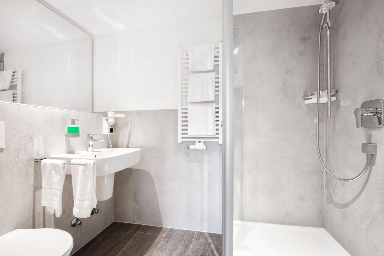 Hotelgasthof Bayerischer Hof Sulzbach-Rosenberg Ngoại thất bức ảnh