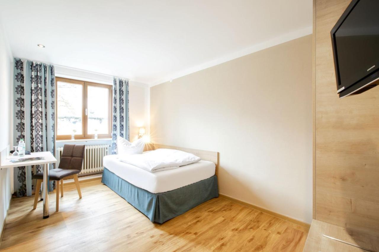Hotelgasthof Bayerischer Hof Sulzbach-Rosenberg Ngoại thất bức ảnh