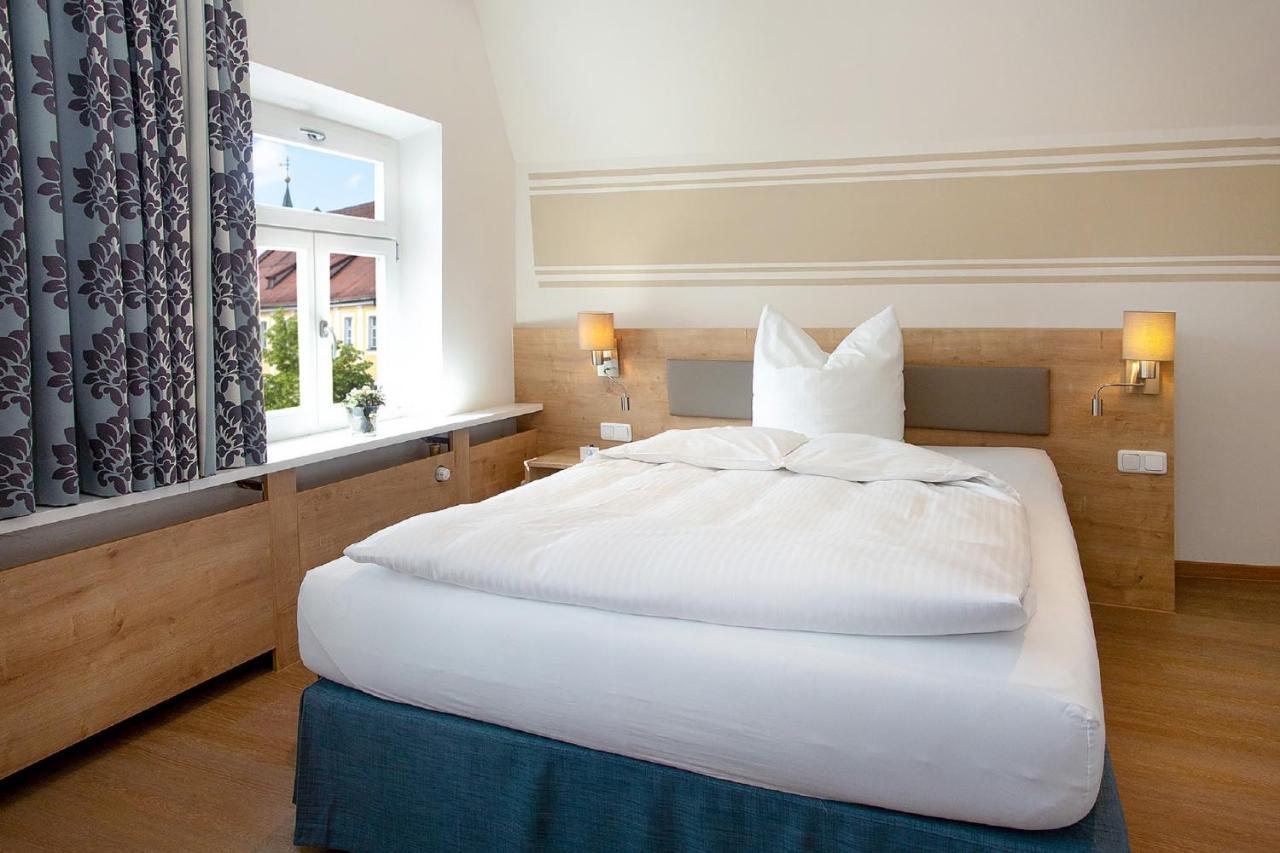 Hotelgasthof Bayerischer Hof Sulzbach-Rosenberg Ngoại thất bức ảnh
