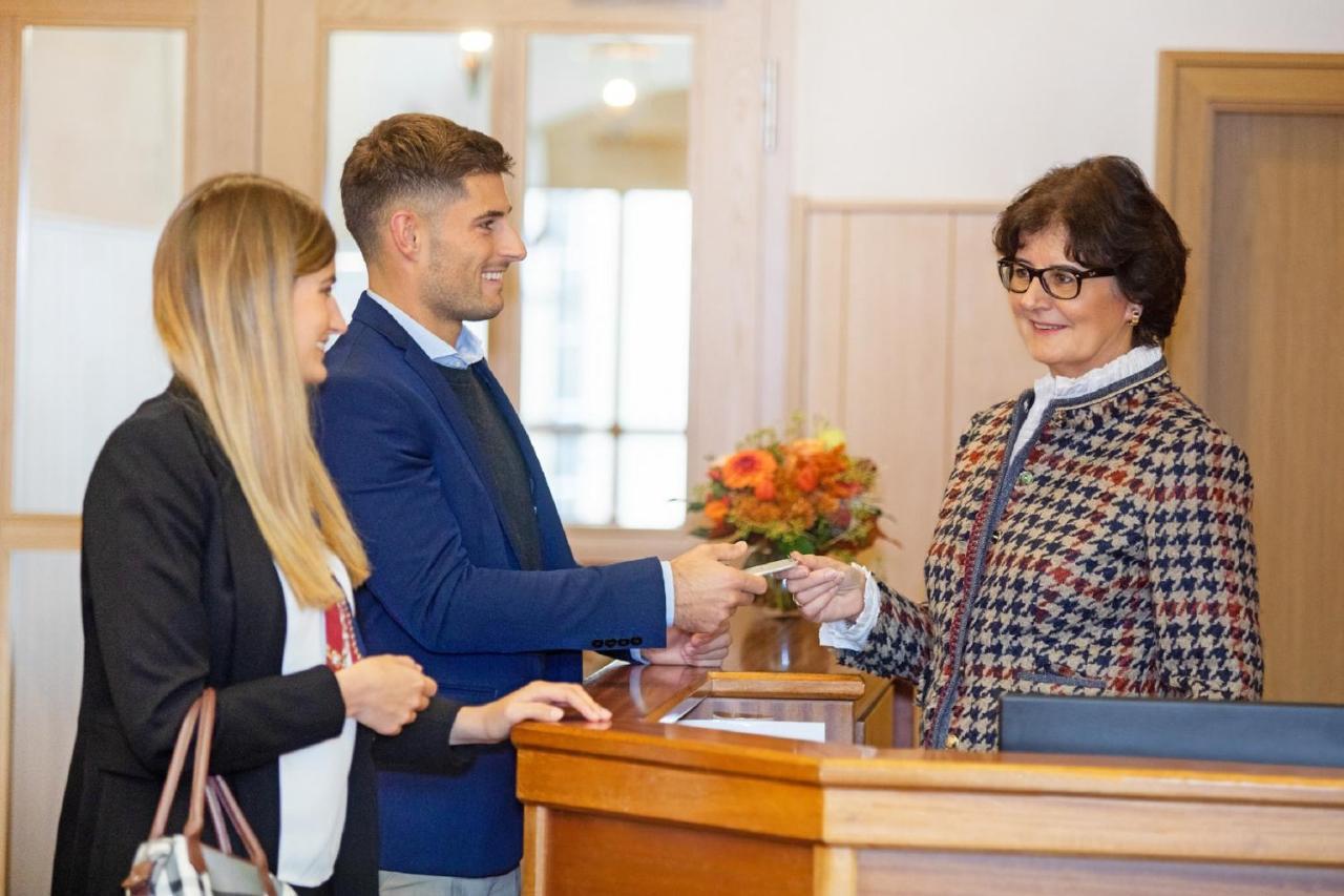 Hotelgasthof Bayerischer Hof Sulzbach-Rosenberg Ngoại thất bức ảnh